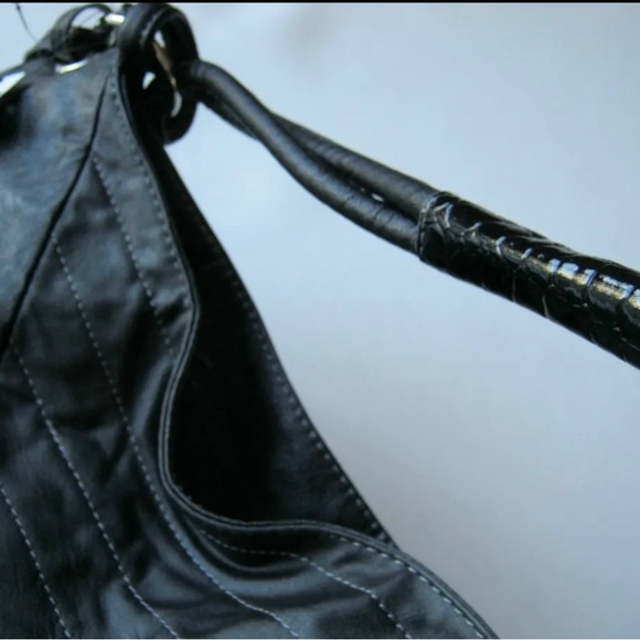 XOXO # XH50169 Intrigue Satchel Women Handbag Black - like New - Picture 5 of 7